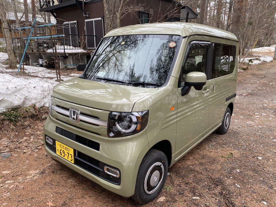 Free 4WD car included with your Hakuba stay | 滞在中お使いいただける4WD車